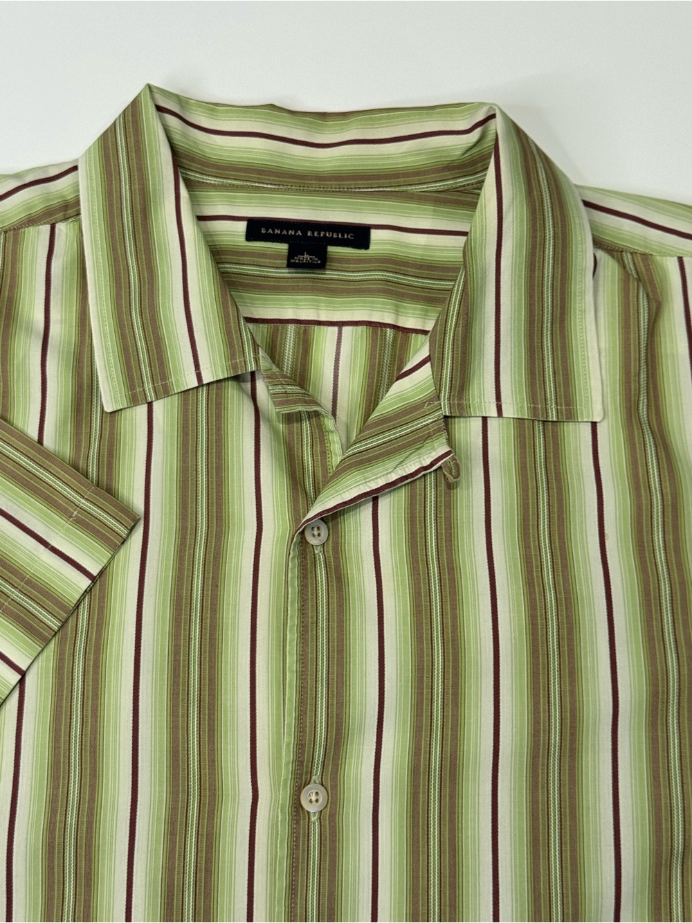 Banana Republic Men’s Large Short Sleeve Button Down Striped Green Burgundy